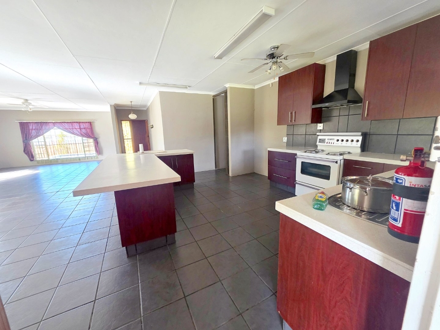3 Bedroom Property for Sale in Oranjeville Free State